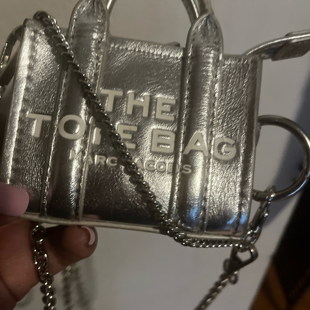 Marc Jacobs The Metallic Leather Nano Tote Charm comes with strap nwot